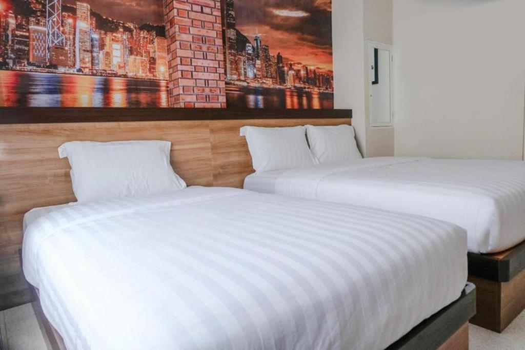 Noura Guest House Syariah Malang Exterior photo