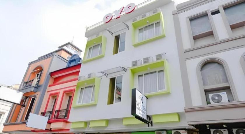 Noura Guest House Syariah Malang Exterior photo