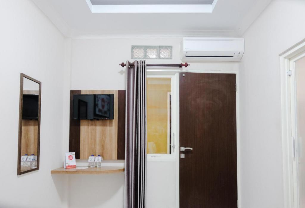 Noura Guest House Syariah Malang Exterior photo